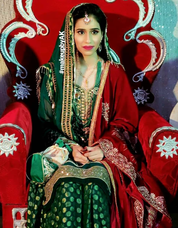 Close-up – bold liner with matte base